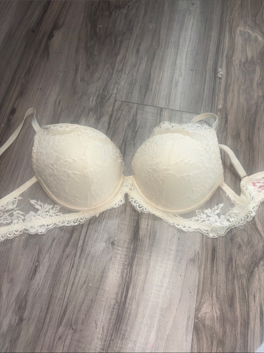 Cream Lace Push-Up Bra with Scalloped Trim
